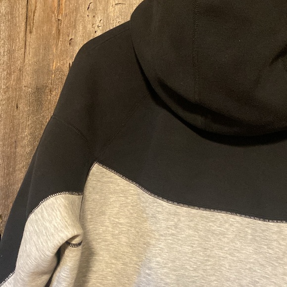 Black and grey Nike tech - Picture 4 of 4